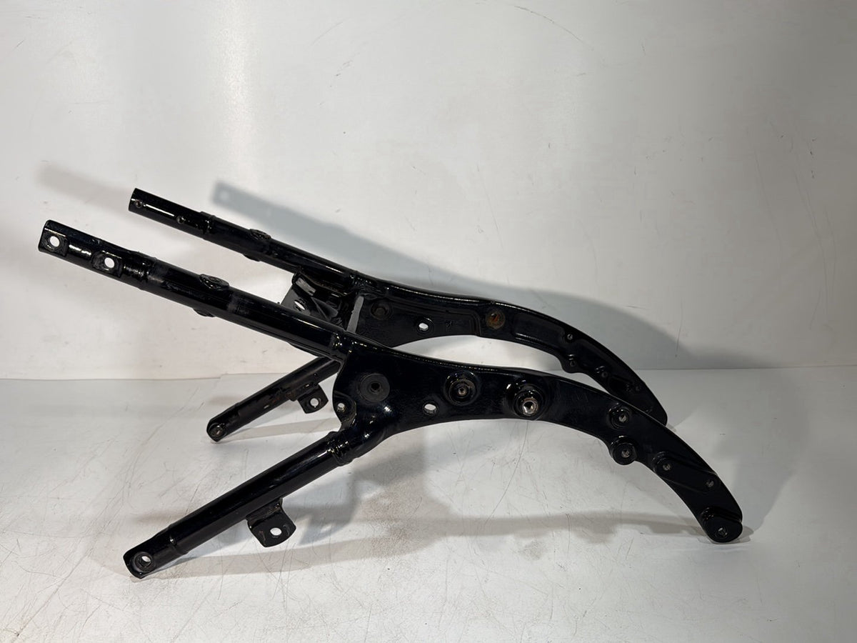 2008 - 2016 Harley-Davidson Touring Electra Glide Ultra Rear Sub Frame Subframe Tail Rail 	48079-09BHP