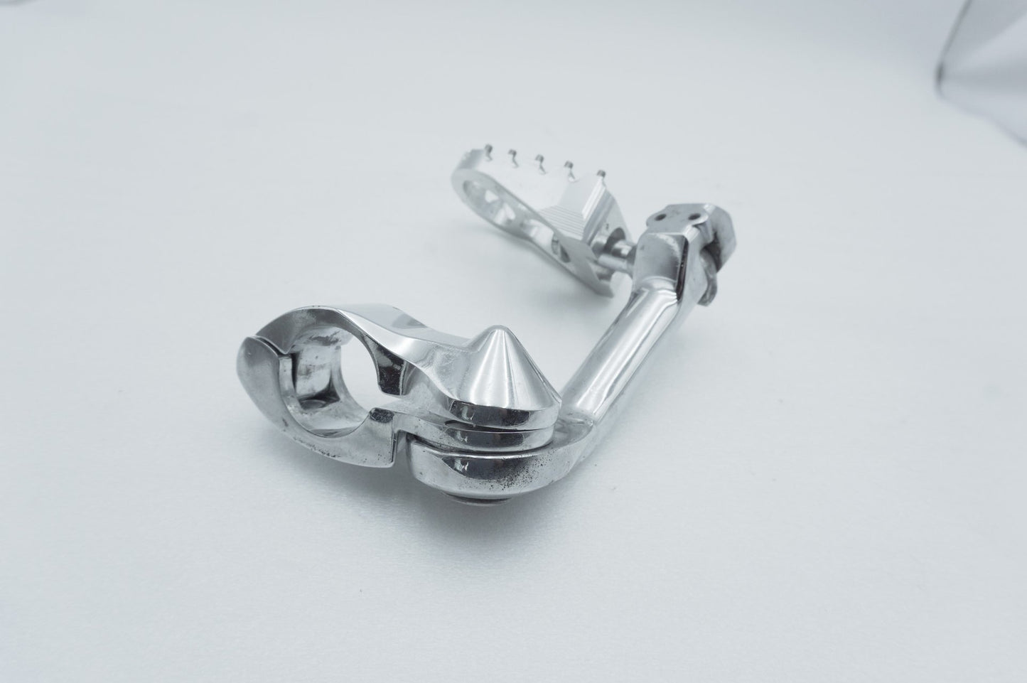 1999 - 2006 Harley-Davidson Touring Electra Glide Front Driver Highway 1 Foot Peg Rest Highway Foot Peg Rest