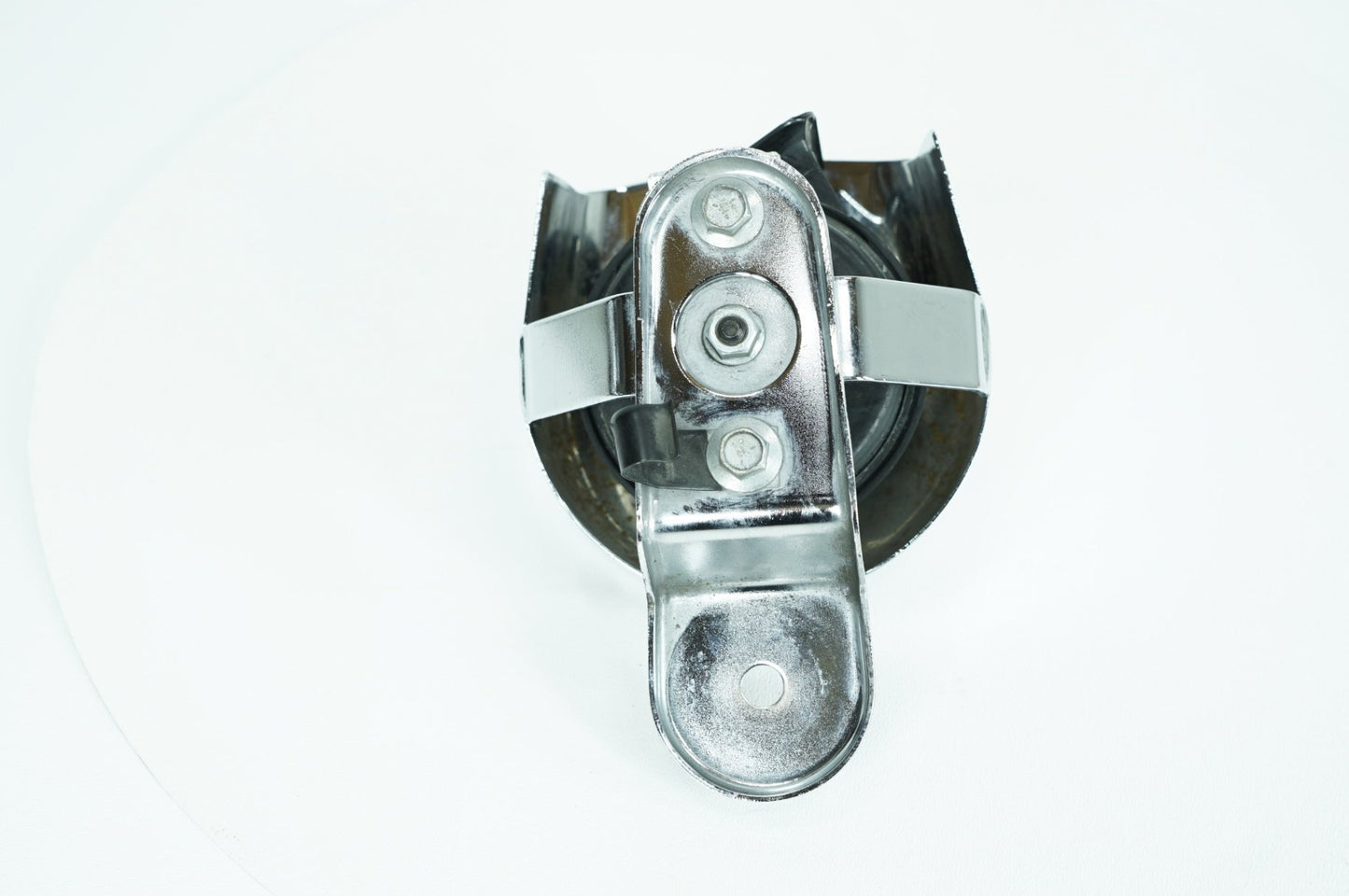 2007 - 2017 Harley-Davidson Dyna Super Glide Custom Horn Signal Klaxon Chrome Cover 69012-93A