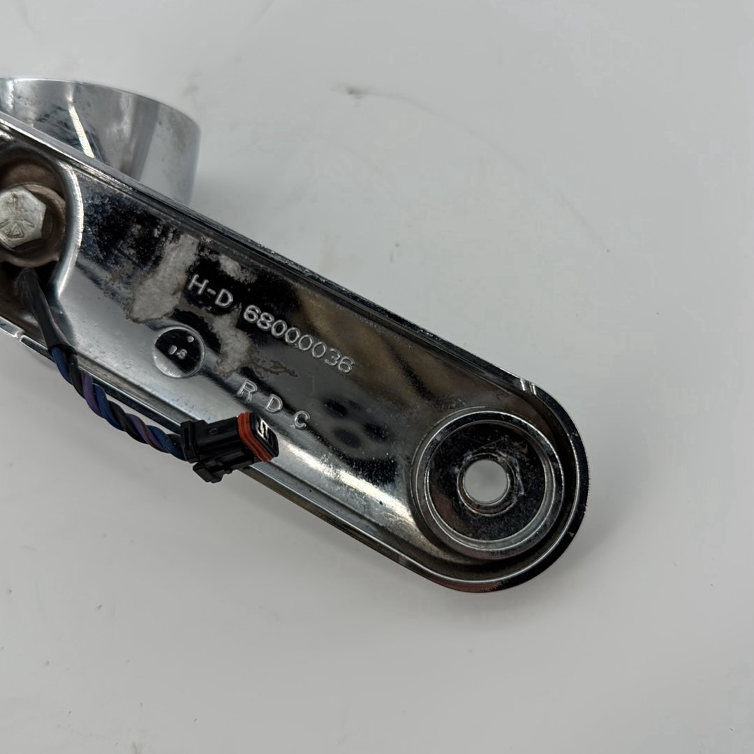 2008 - 2016 Harley-Davidson Touring Street Glide Front Right 1 Turn Signal Indicator 68000036