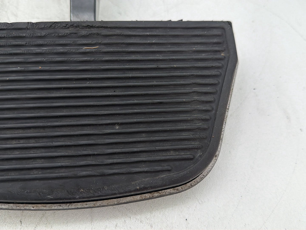 10 Harley Electra Glide Touring OEM Left & Right Passenger Floorboard Foot Rest