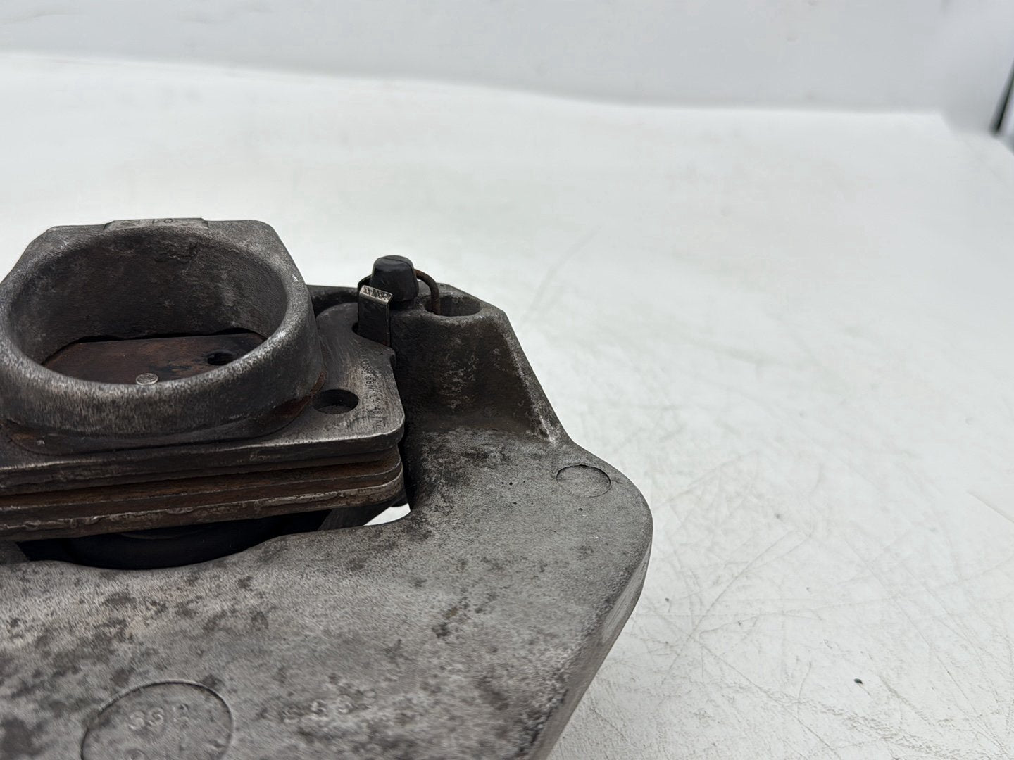 1995 Harley Touring FLHTCI Electra Glide Classic OEM Rear Back Brake Caliper w/ Bracket