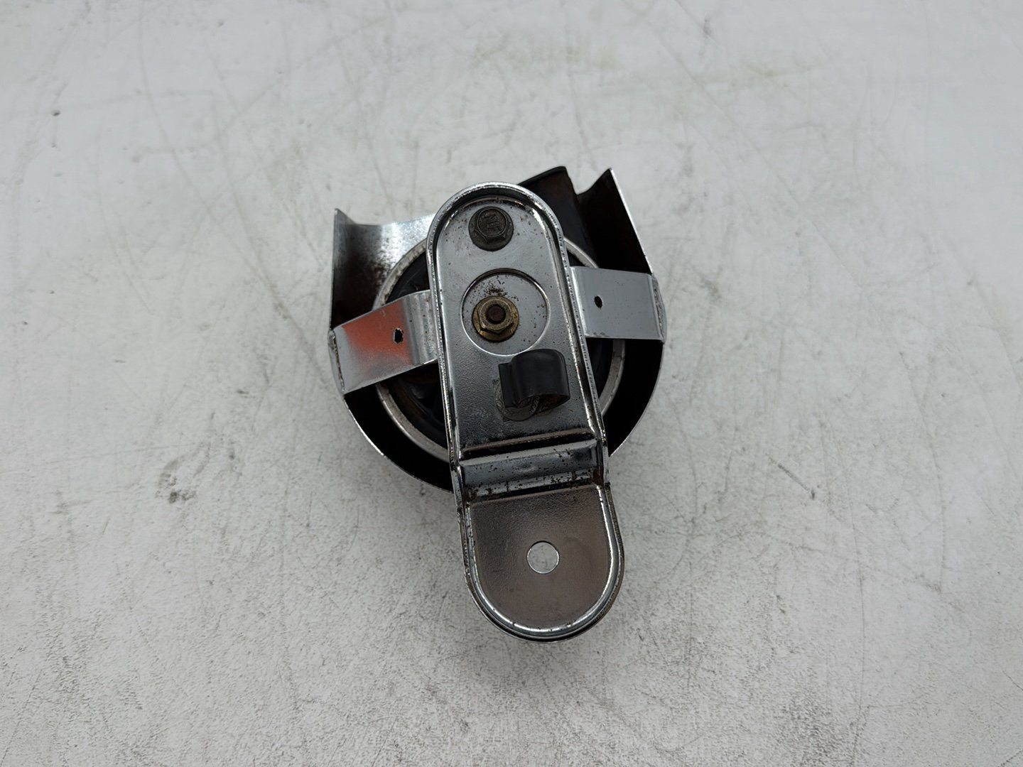 1996 Harley Electra Glide Touring FLHT OEM Horn Signal Klaxon Chrome Cover