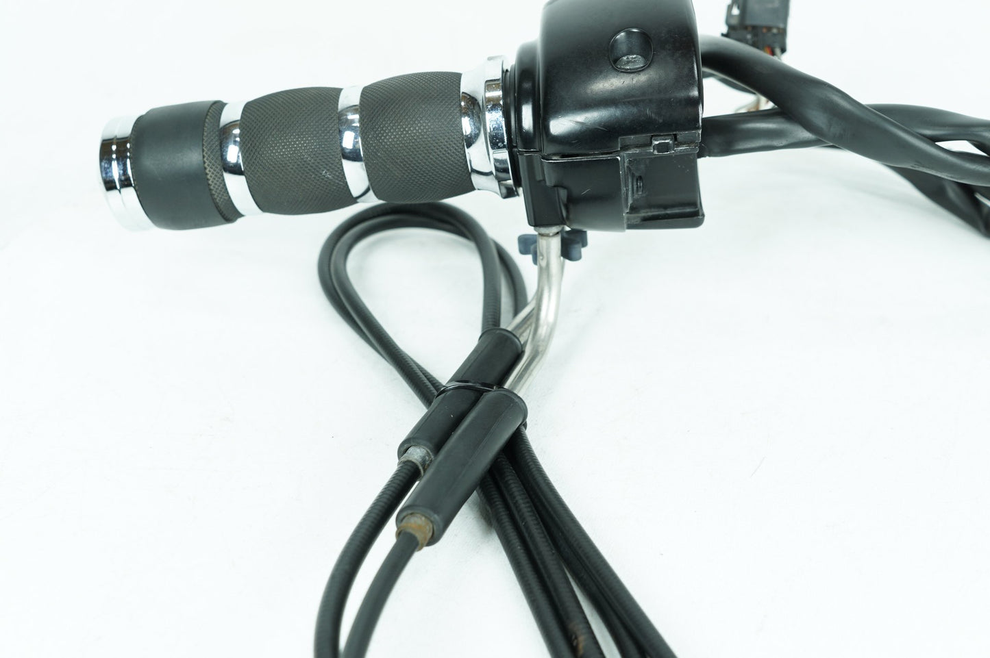 1999 - 2006 Harley-Davidson Softail Deluxe Right Engine Start Kill Switches Controls 71589-96B , 71591-00 , 71564-96