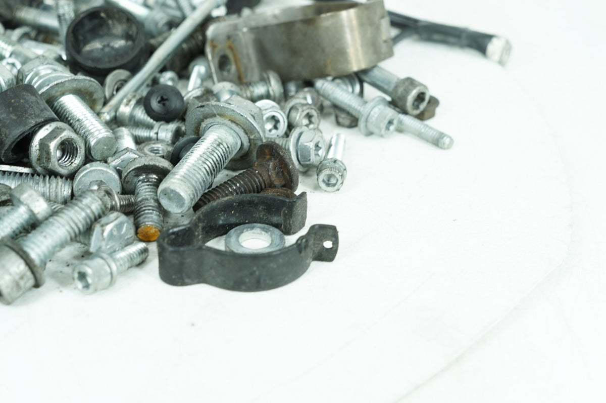 2014 Harley-Davidson Touring FLHTCU - Hardware Bolts Nuts & Brackets
