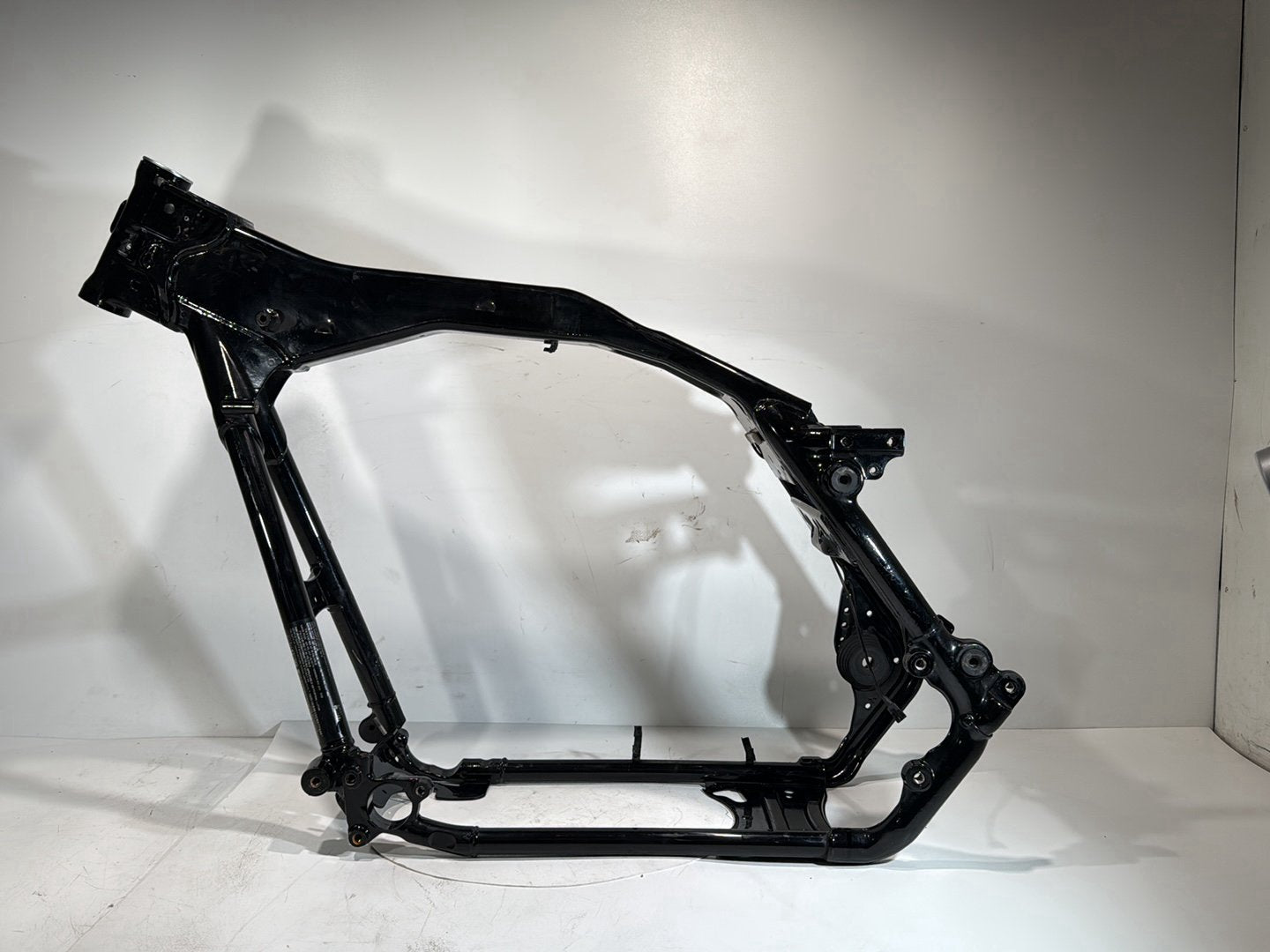 2008 - 2016 Harley-Davidson Touring Street Glide Body Main Frame Chassis SLVG 47900-11BHP