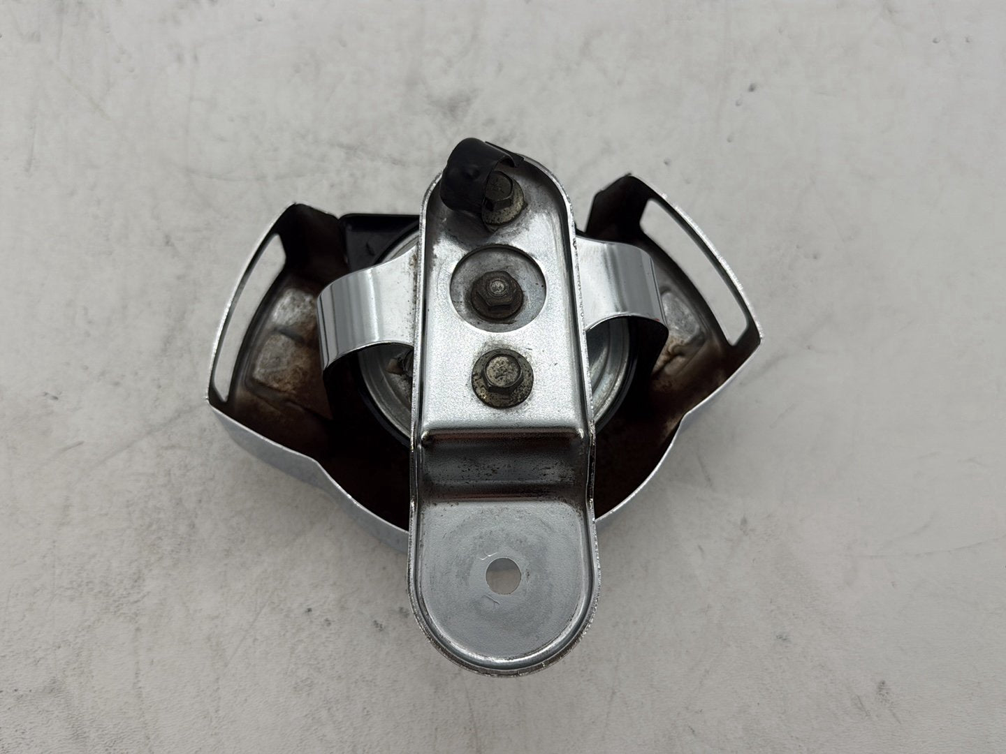 2003 Harley Electra Glide Touring Ultra FLHTCUI OEM Horn Signal Klaxon Chrome Cover