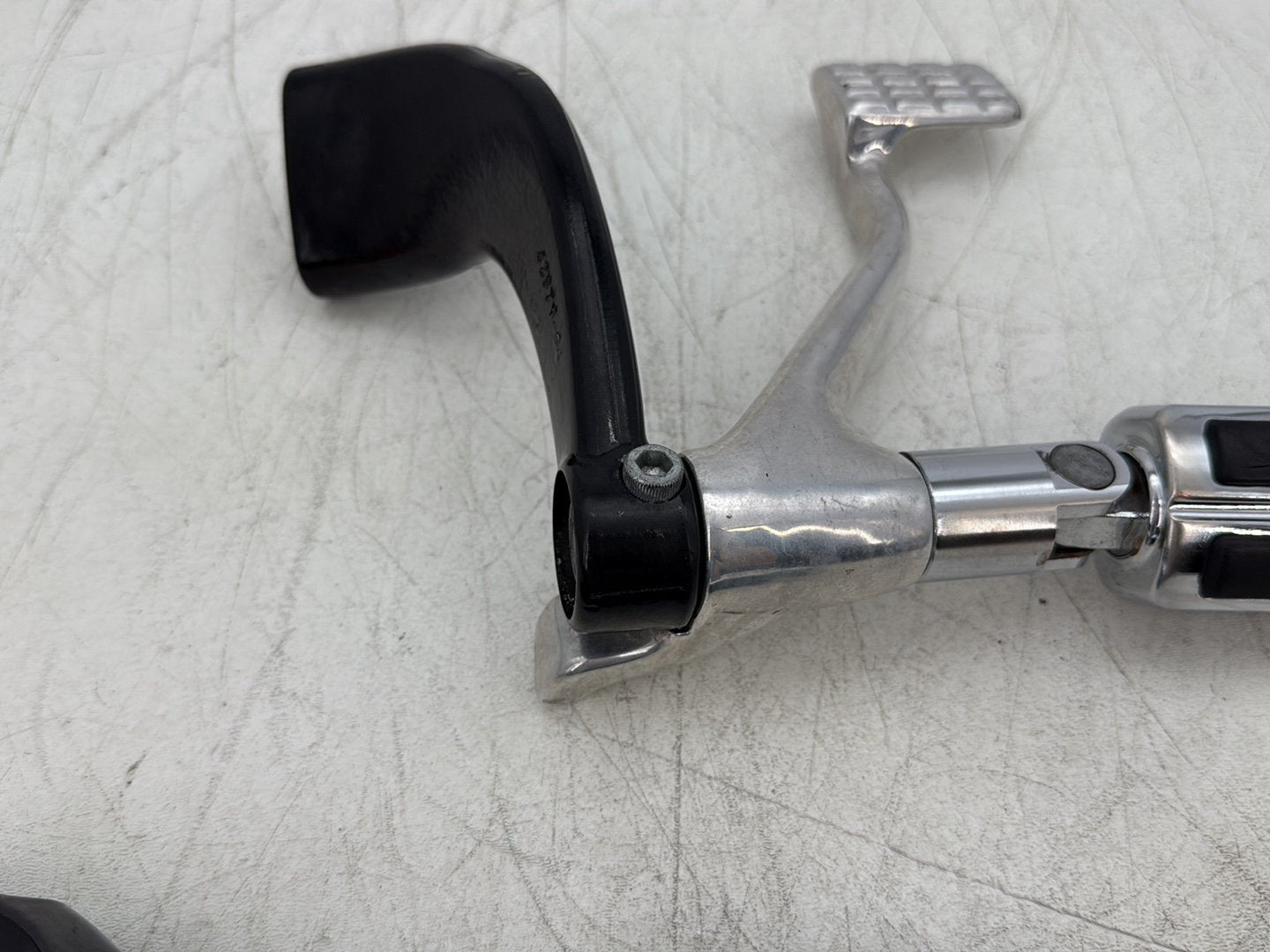 2006 Harley Sportster XL883L 883 Low OEM Left Right Foot Brake Control Pegs