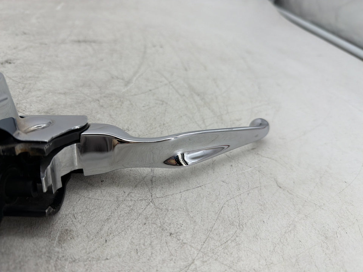 2004 Harley Electra Glide Touring OEM Front Right Brake Lever Master Cylinder