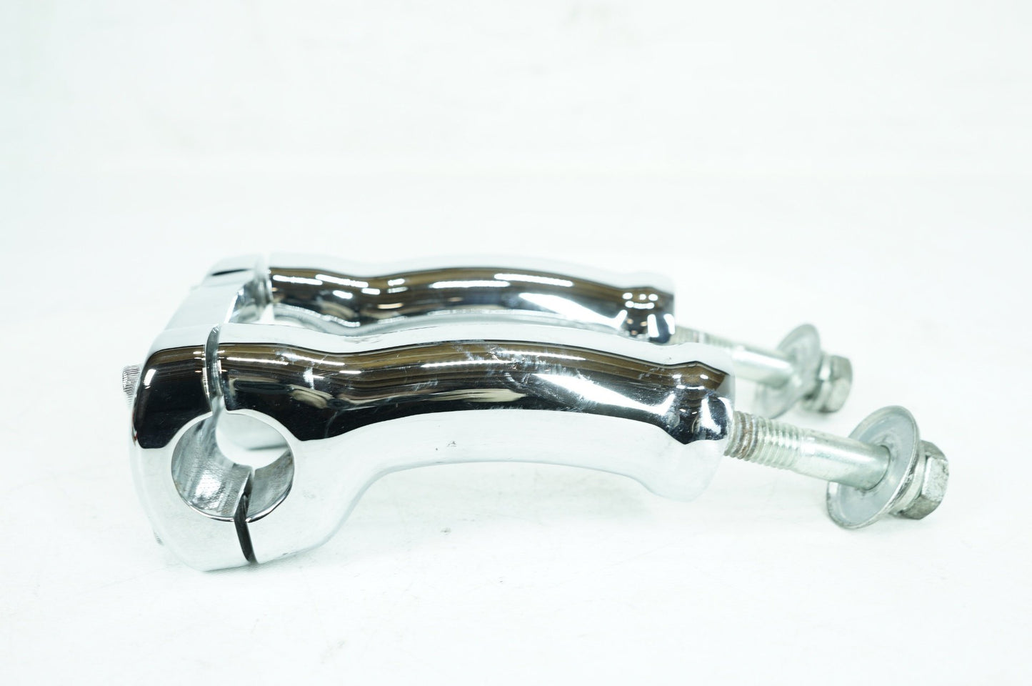 2007 - 2012 Harley-Davidson Softail Deluxe Front Handlebar Riser Top Clamp 55902-05