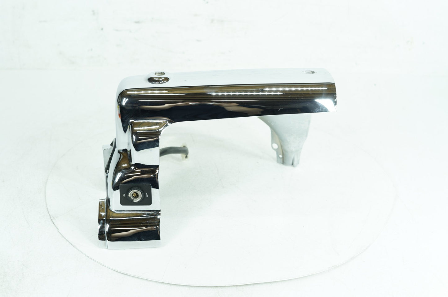 1999 - 2006 Harley-Davidson Touring Road King Classic Right Headlamp 1 Nacelle Cover Cowl  	67674-94