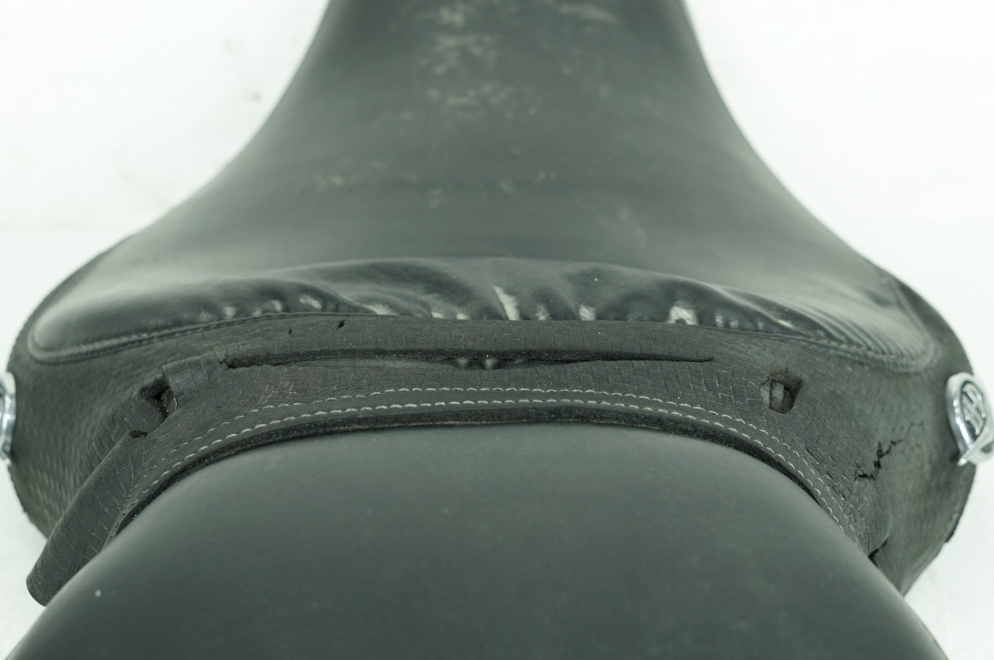 1999 - 2006 Harley-Davidson Touring Electra Glide Passenger Rider Driver Seat Saddle  	51704-05