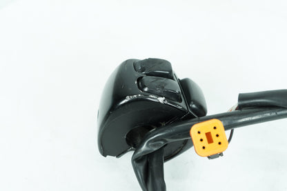 1999 - 2006 Harley-Davidson Softail Fat Boy Right Engine Start Kill Switches Controls  	71684-06A