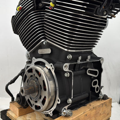 17 Harley Road Glide Touring OEM Milwaukee M8 107 Engine Motor Air Cooled 7 mi.
