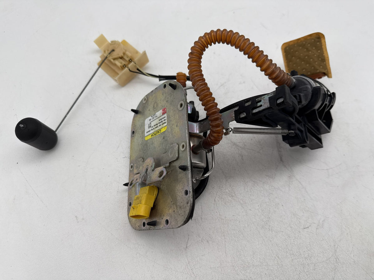2008 Harley Softail Custom FXSTC OEM Fuel Pump Gas Gasoline Petrol Sending