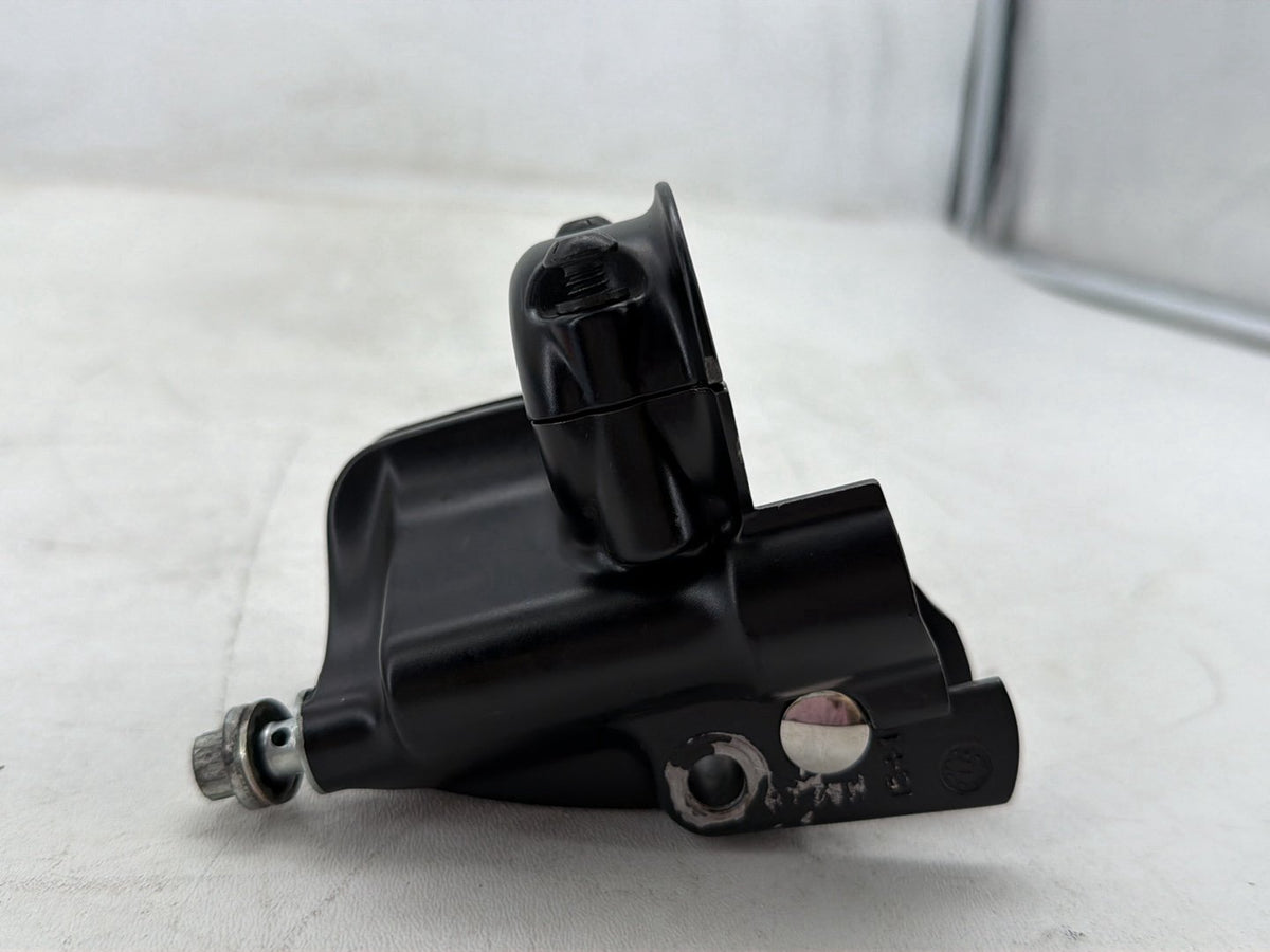 09 Harley Dyna Street Bob FXDB Front Right Brake Master Cylinder 11/16 in. bore