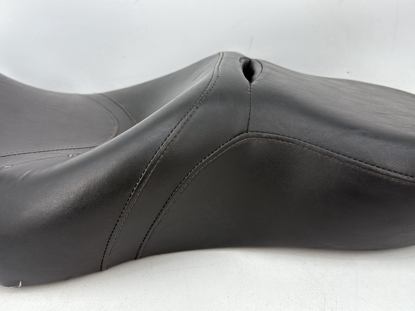 Harley-Davidson Misc  Passenger Rider Driver Seat Saddle 52164-09