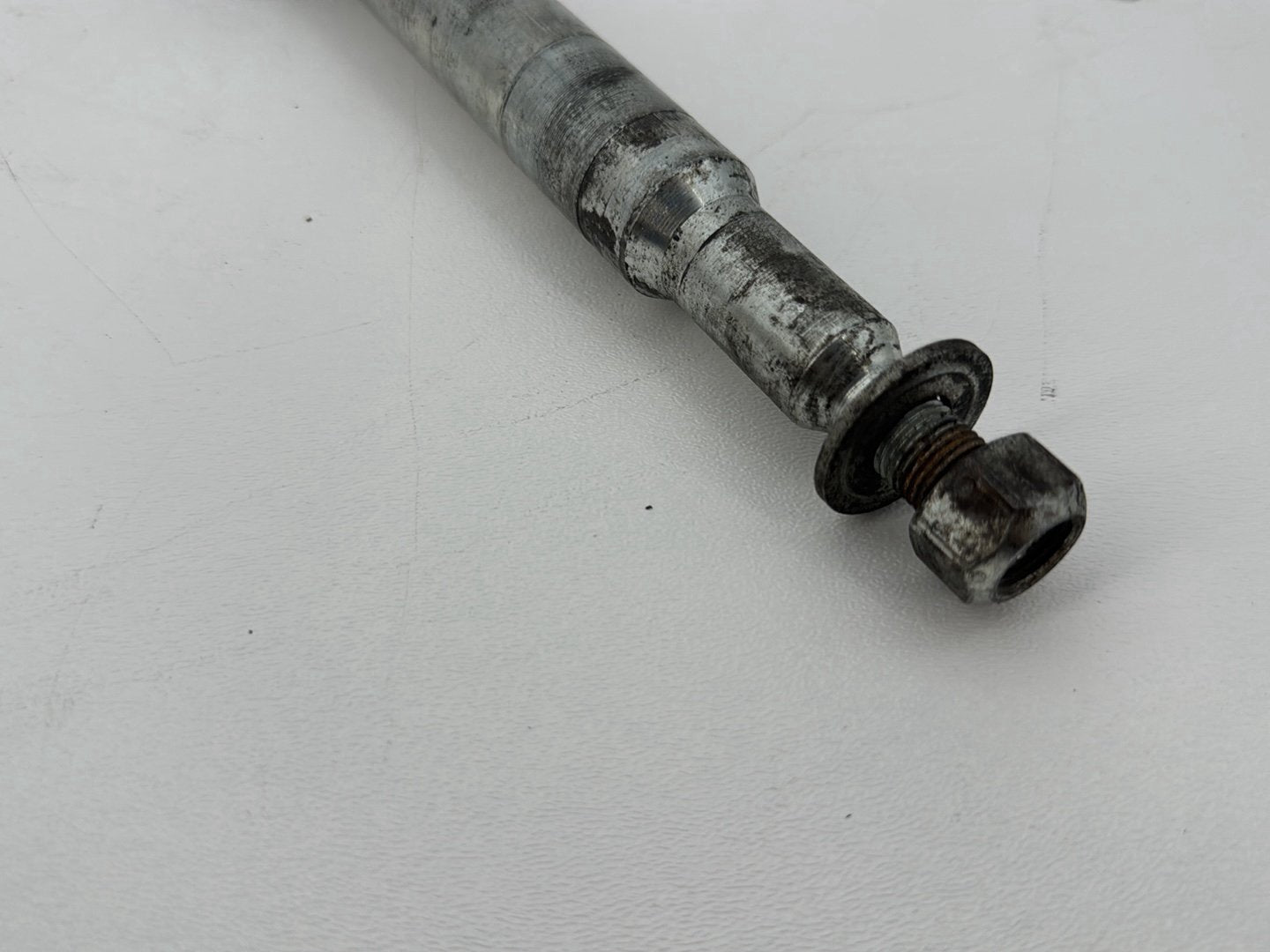 1999 - 2006 Harley-Davidson Touring Electra Glide Classic Front Wheel Axle Bolt Shaft 43364-00
