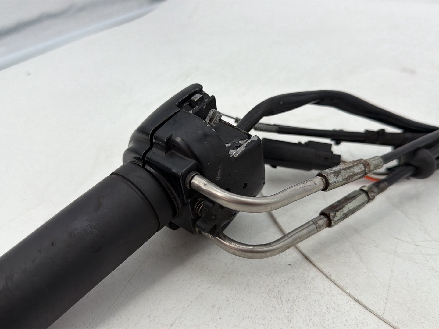 2007 - 2017 Harley-Davidson Dyna Super Glide Custom Right Engine Start Kill Switches Controls 71589-96B , 56421-06