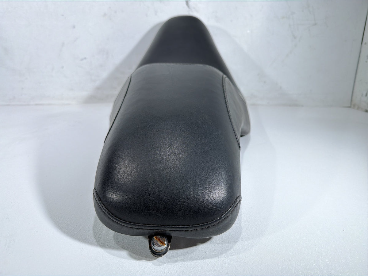 2008 Harley Softail Custom FXSTC OEM Passenger Rider Driver Seat Saddle