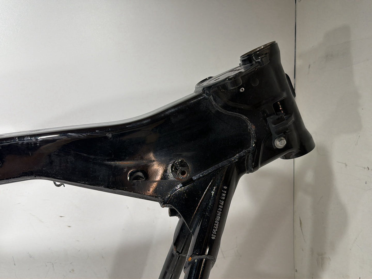 2010 Harley Road King Touring Classic OEM Body Main Frame Chassis SLVG