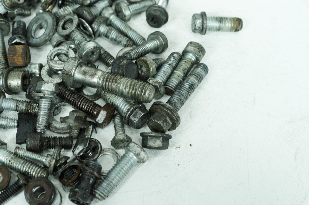 2009 Harley-Davidson Touring FLHX - Hardware Bolts Nuts & Brackets