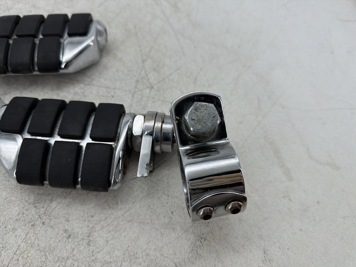 2010 Harley Electra Glide Touring Ultra OEM Front Right Left Highway Foot Pegs