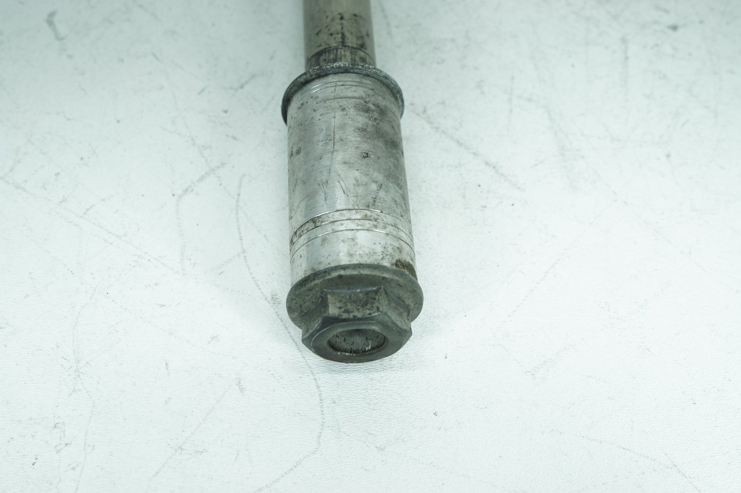 2007 - 2017 Harley-Davidson Dyna 105th Wide Glide Rear Wheel Axle Bolt Shaft 41114-08