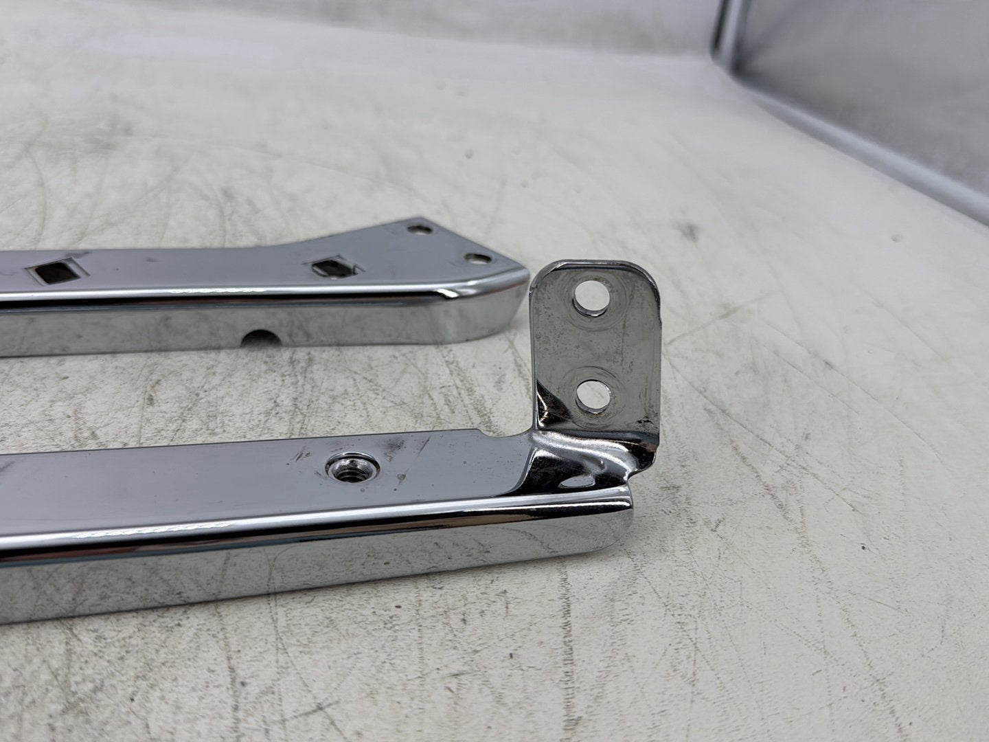 2007 Harley Touring FLHTC Electra Glide Classic OEM Rear Left & Right Saddlebag Fender Support