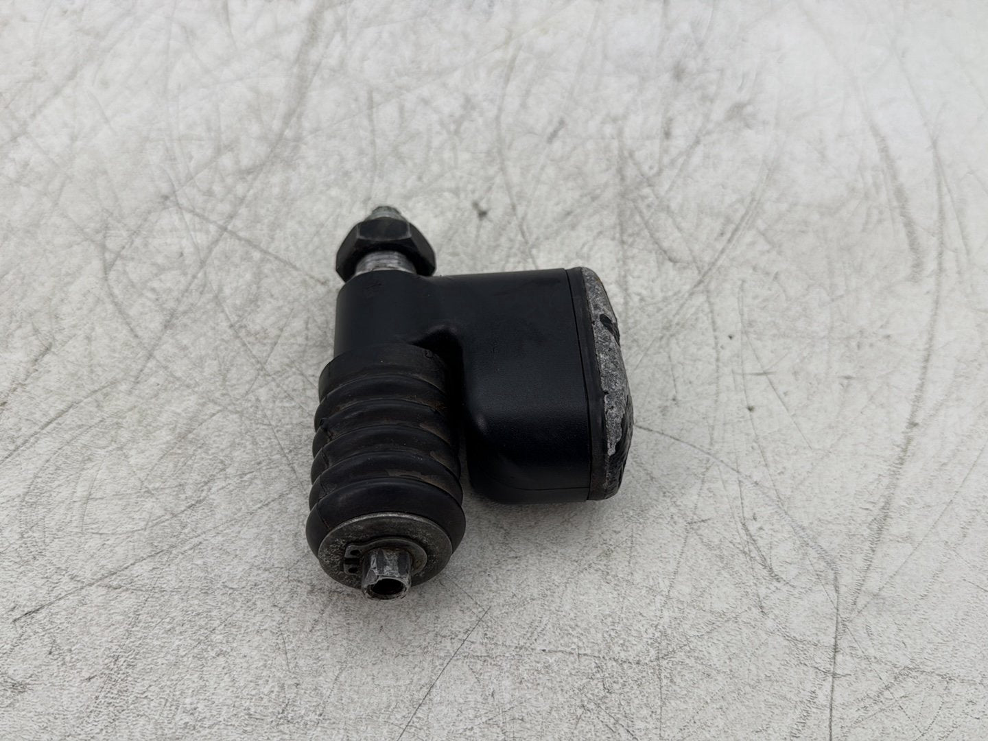 2007 Harley Dyna Street Bob FXDBI OEM Rear Brake Master Cylinder Reservoir