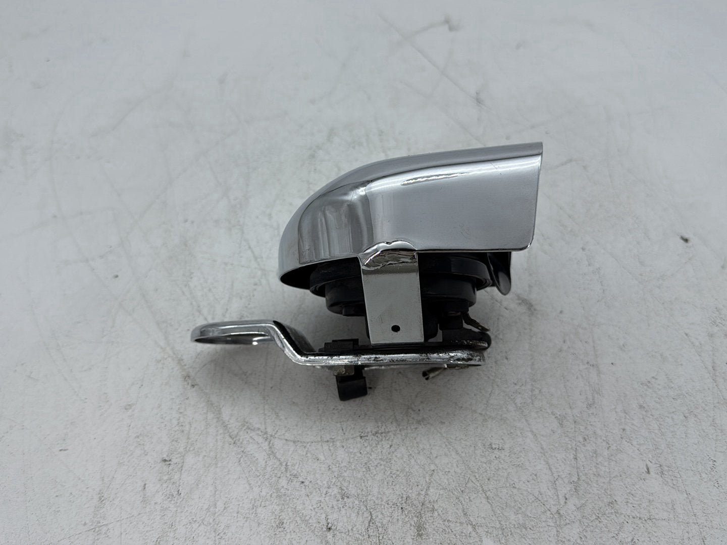 1997 Harley Softail Fat Boy FLSTF OEM Horn Signal Klaxon Chrome Cover 69012-93A