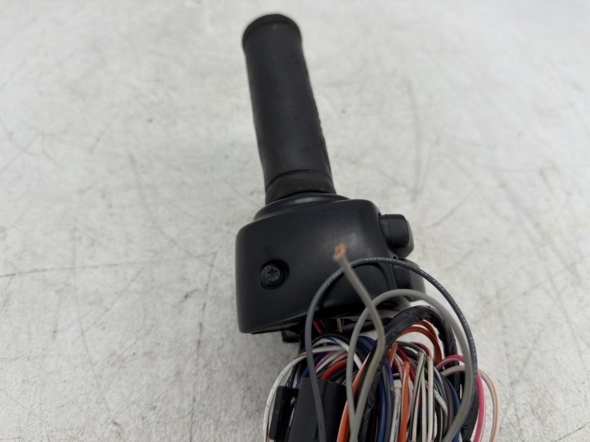 2010 Harley Electra Glide Touring OEM Right Engine Start Kill Switches Controls
