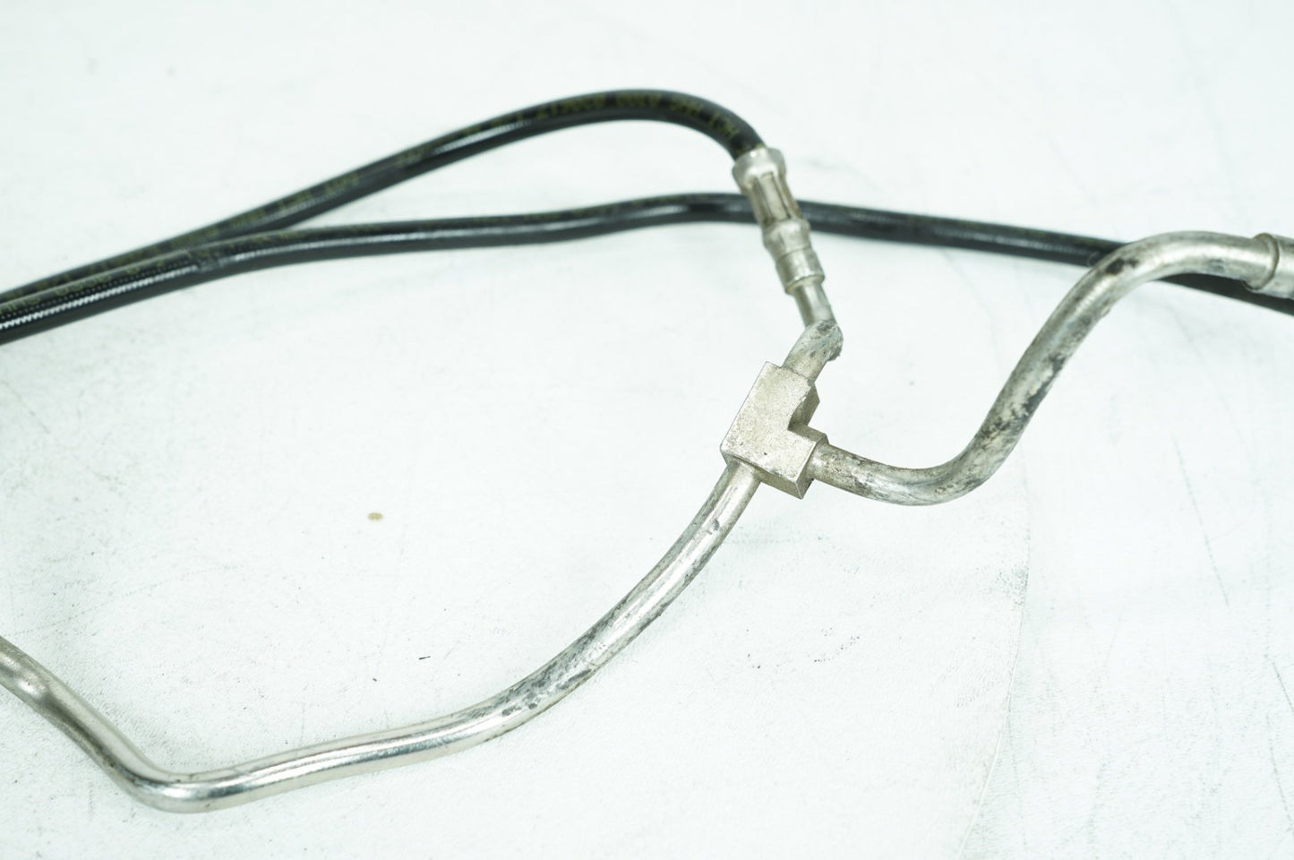 2016 - 2025 Harley-Davidson Touring Street Glide Front Brake Hose Line Pipe NON-abs 41800174