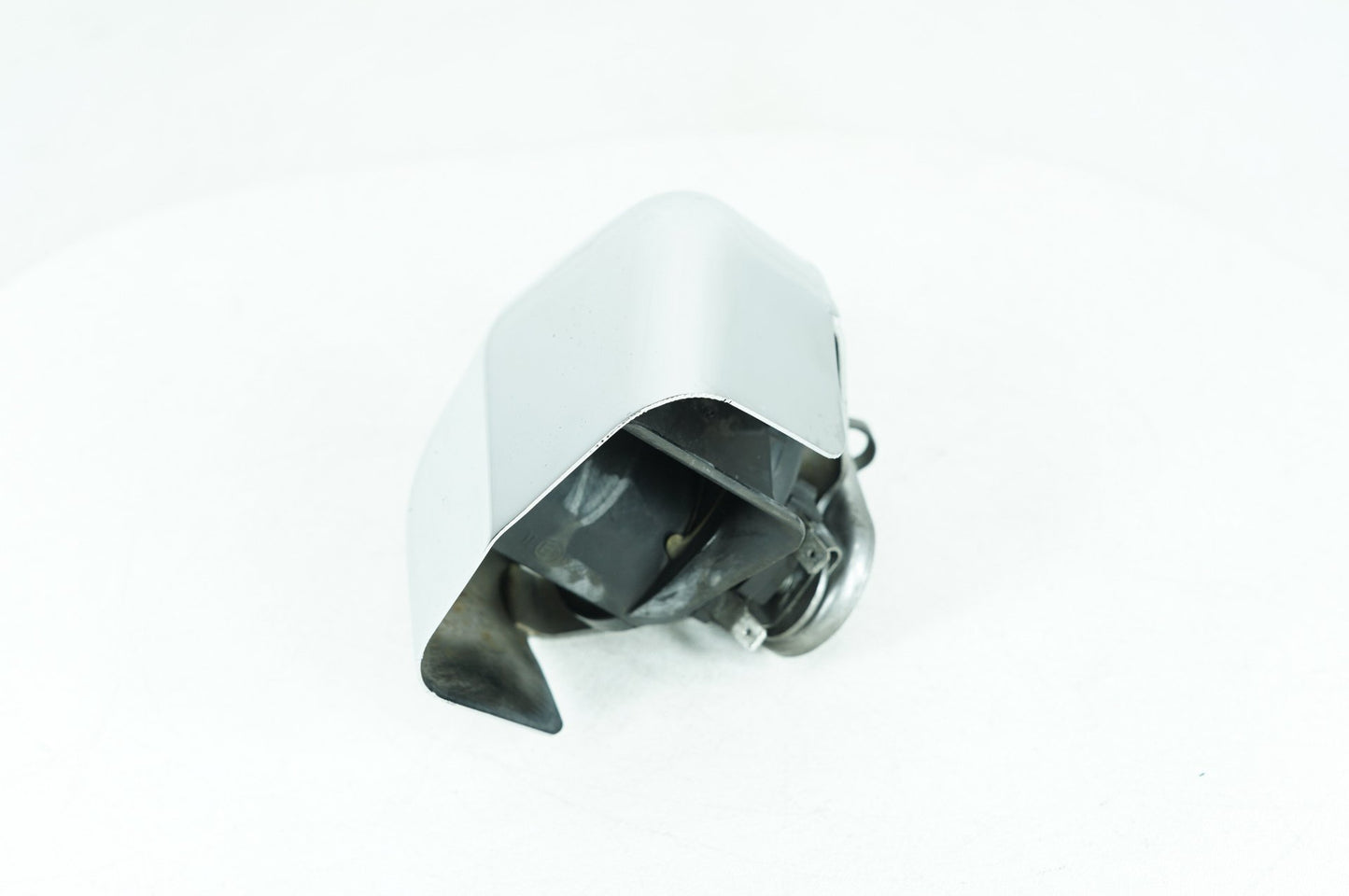 2007 - 2013 Harley-Davidson Softail Heritage Classic Horn Signal Klaxon Chrome Cover  	69012-93A