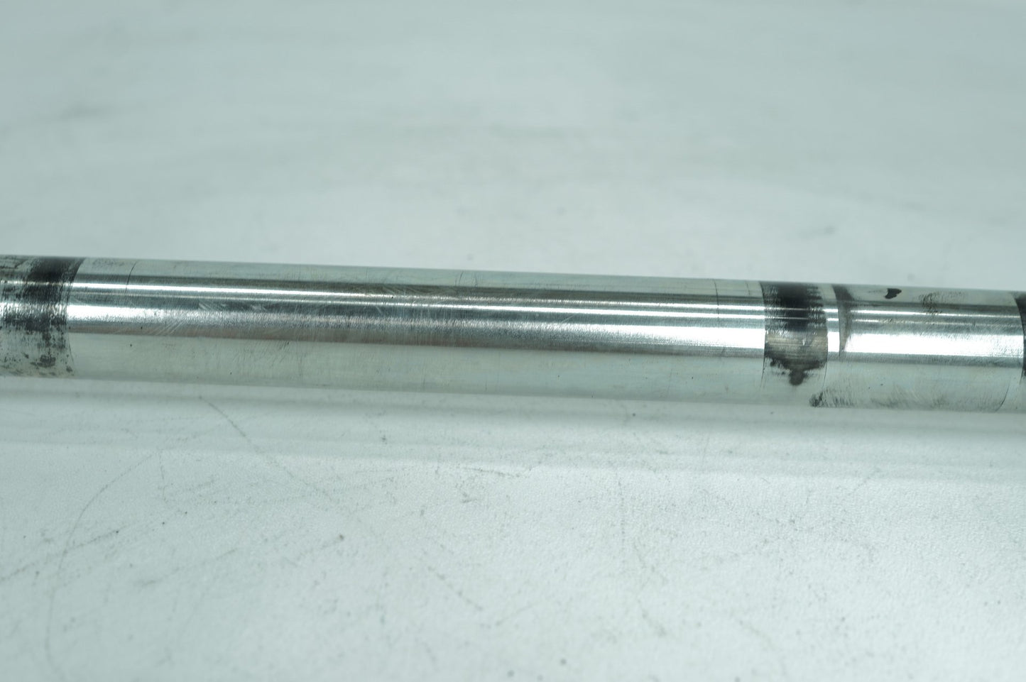 2012 - 2016 Harley-Davidson Touring Electra Glide Ultra Rear Wheel Axle Bolt Shaft  41056-09