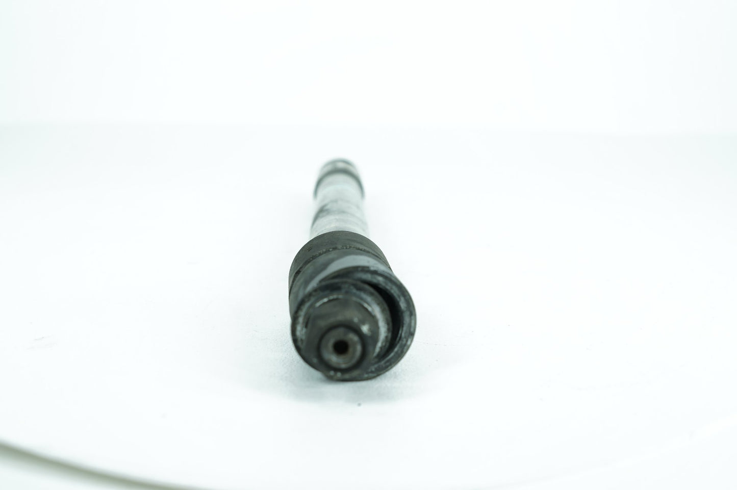 1999 - 2006 Harley-Davidson Touring Electra Glide Ultra Front Wheel Axle Bolt Shaft 43364-00