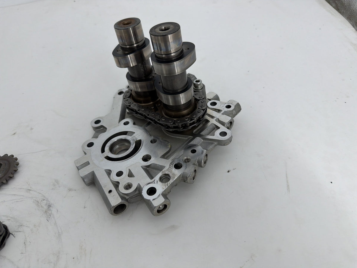 16 Harley Touring FLHXS Street Engine Motor Cam Support Camshaft Plate Oil Pump