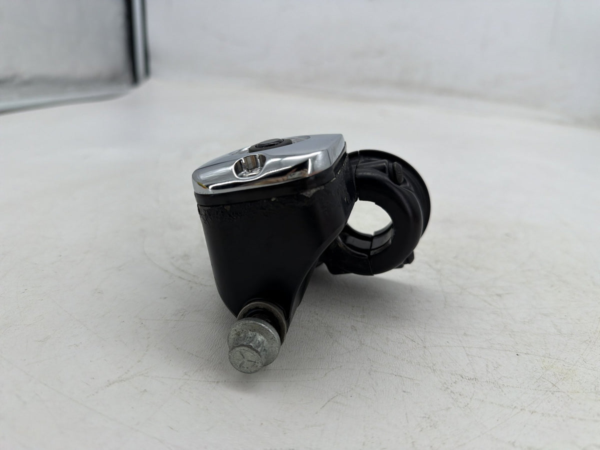 2006 Harley Softail Deuce FXSTDI OEM Front Right Brake Lever Master Cylinder