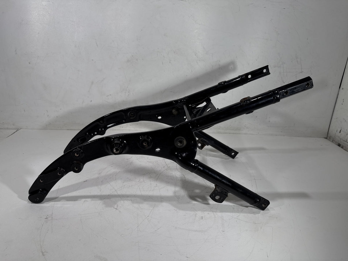 2011 Harley Road King Touring FLHR OEM Rear Back Sub Frame Rail Bar 48079-09BHP