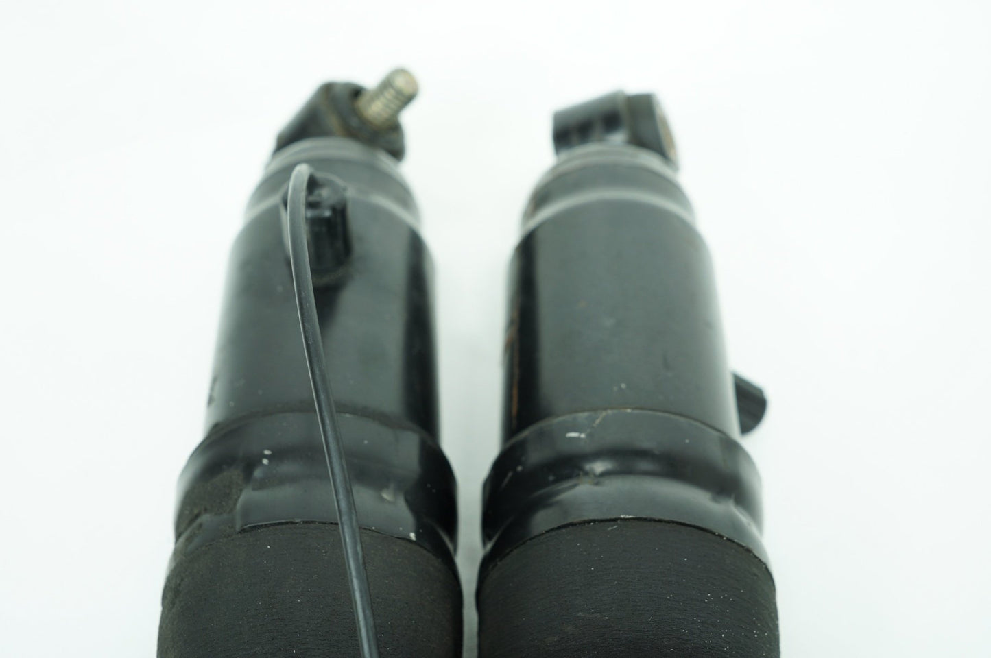 2008 - 2016 Harley-Davidson Touring Street Glide Rear Left Right Shock Absorbers 48785