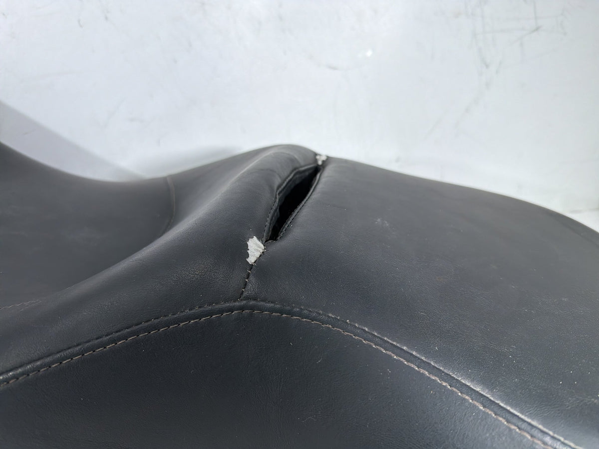 2004 Harley Electra Glide Touring Ultra OEM Passenger Rider Driver Seat Saddle