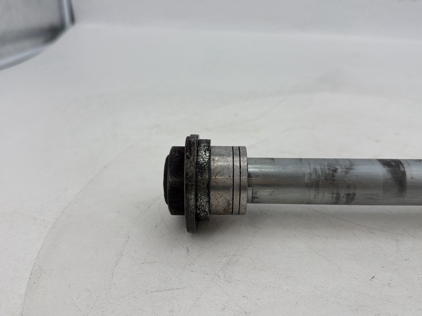 2007 - 2011 Harley-Davidson Touring Electra Glide Ultra Rear Wheel Axle Bolt Shaft 41056-09