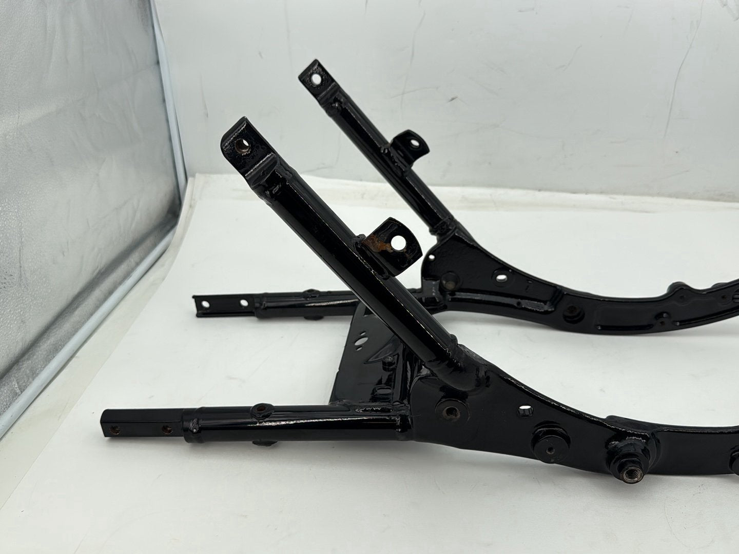 11 Harley Road King Touring Classic OEM Rear Back Sub Frame Rail Bar 48079-09BHP