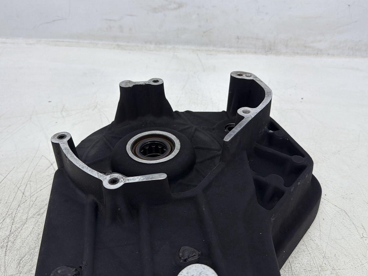 1998 Harley Touring FLHTCUI Electra Glide Ultra OEM Inner Primary Clutch Cover
