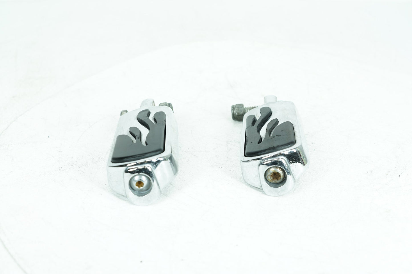 1999 - 2006 Harley-Davidson Softail Fat Boy Passenger Left & Right Foot Pegs 33048-72