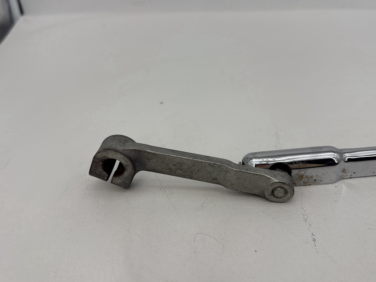 2007 - 2011 Harley-Davidson Touring Street Glide Gear Shifter Lever w/ Rod linkage 	33718-82B