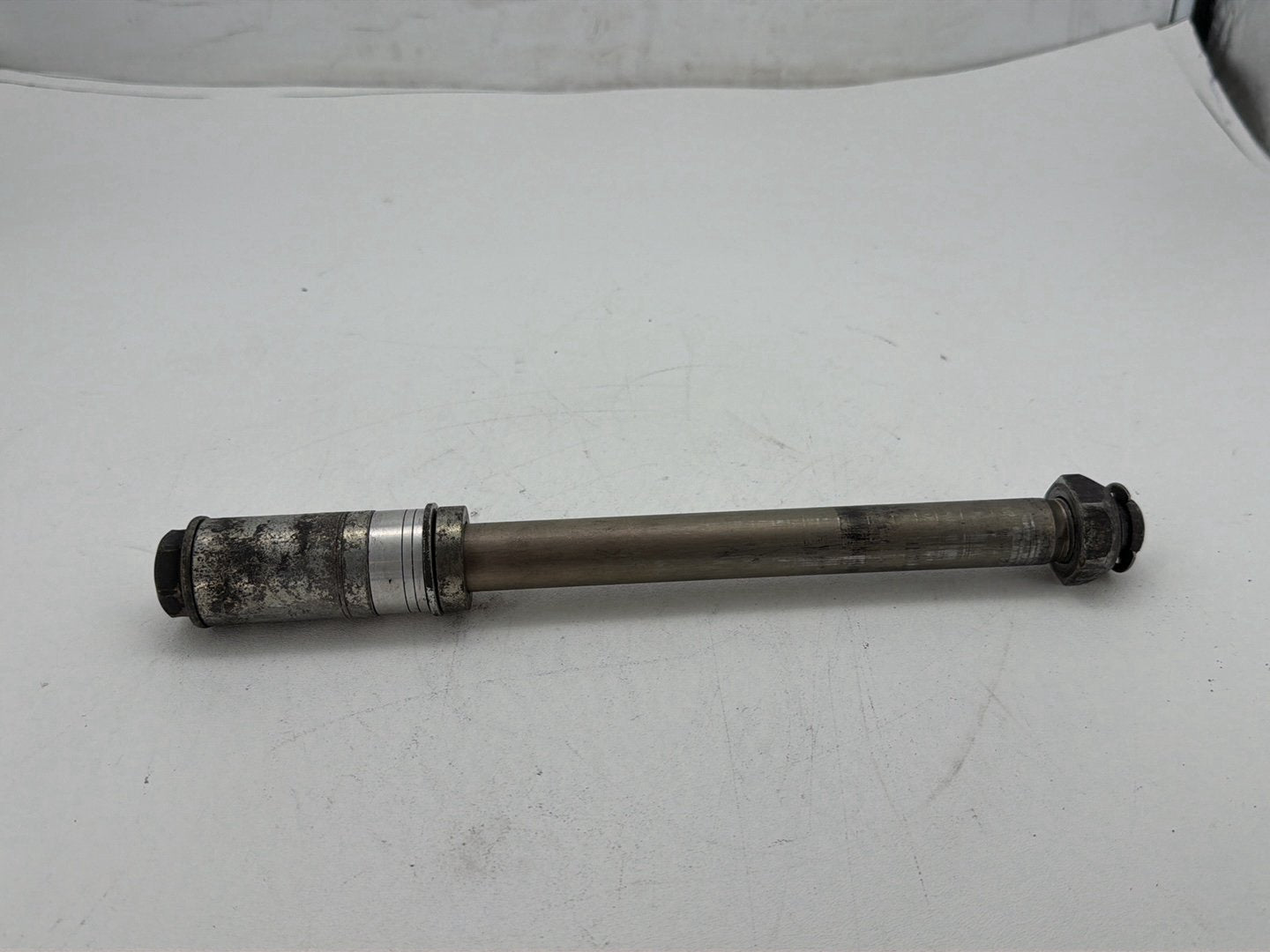 2011 Harley Heritage Softail Classic FLSTC OEM Front Wheel Axle Bolt Shaft