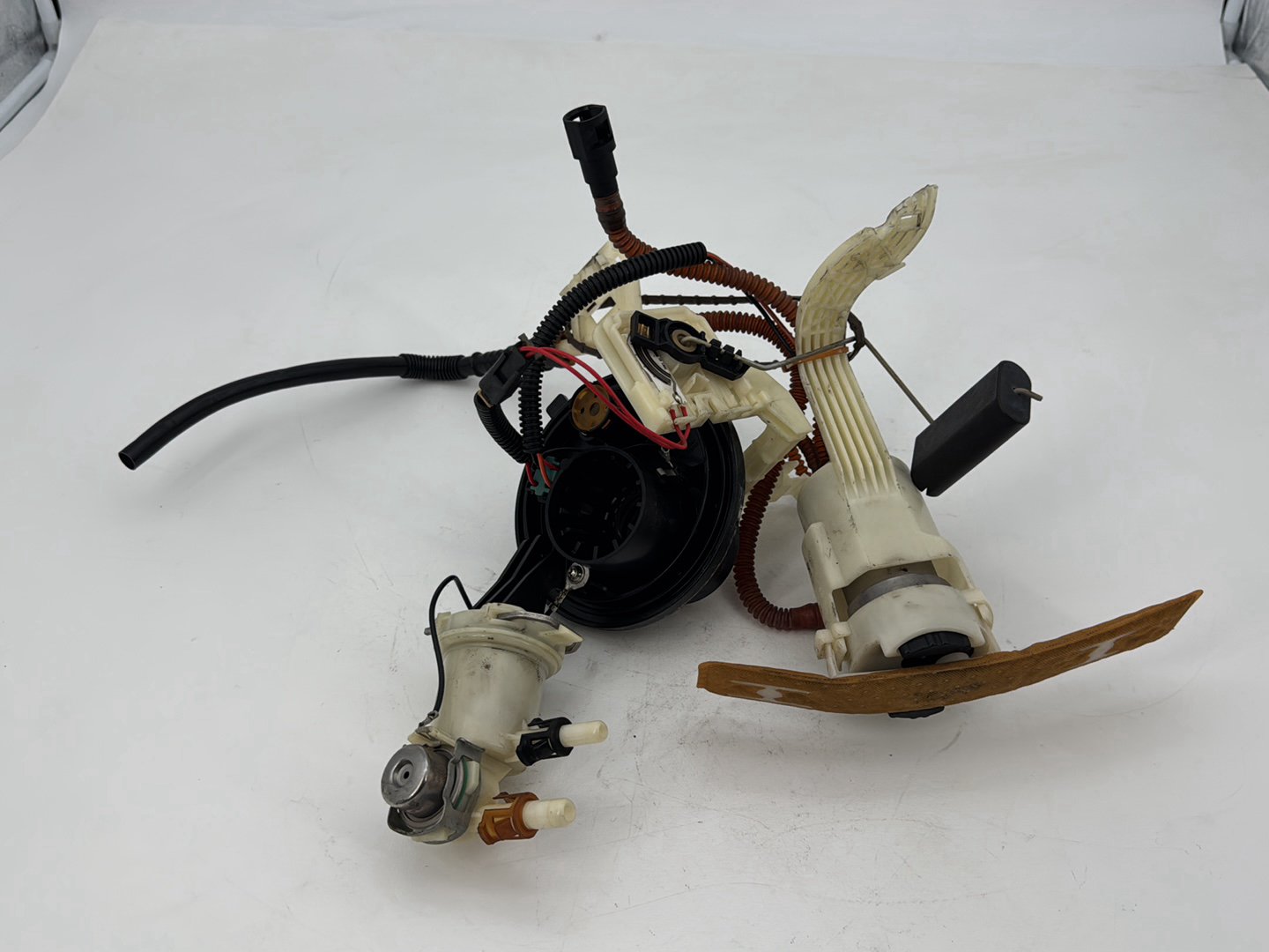 2007 - 2012 Harley-Davidson Touring Road Glide Gas Gasoline Fuel Petrol Pump Sending 	62908-08