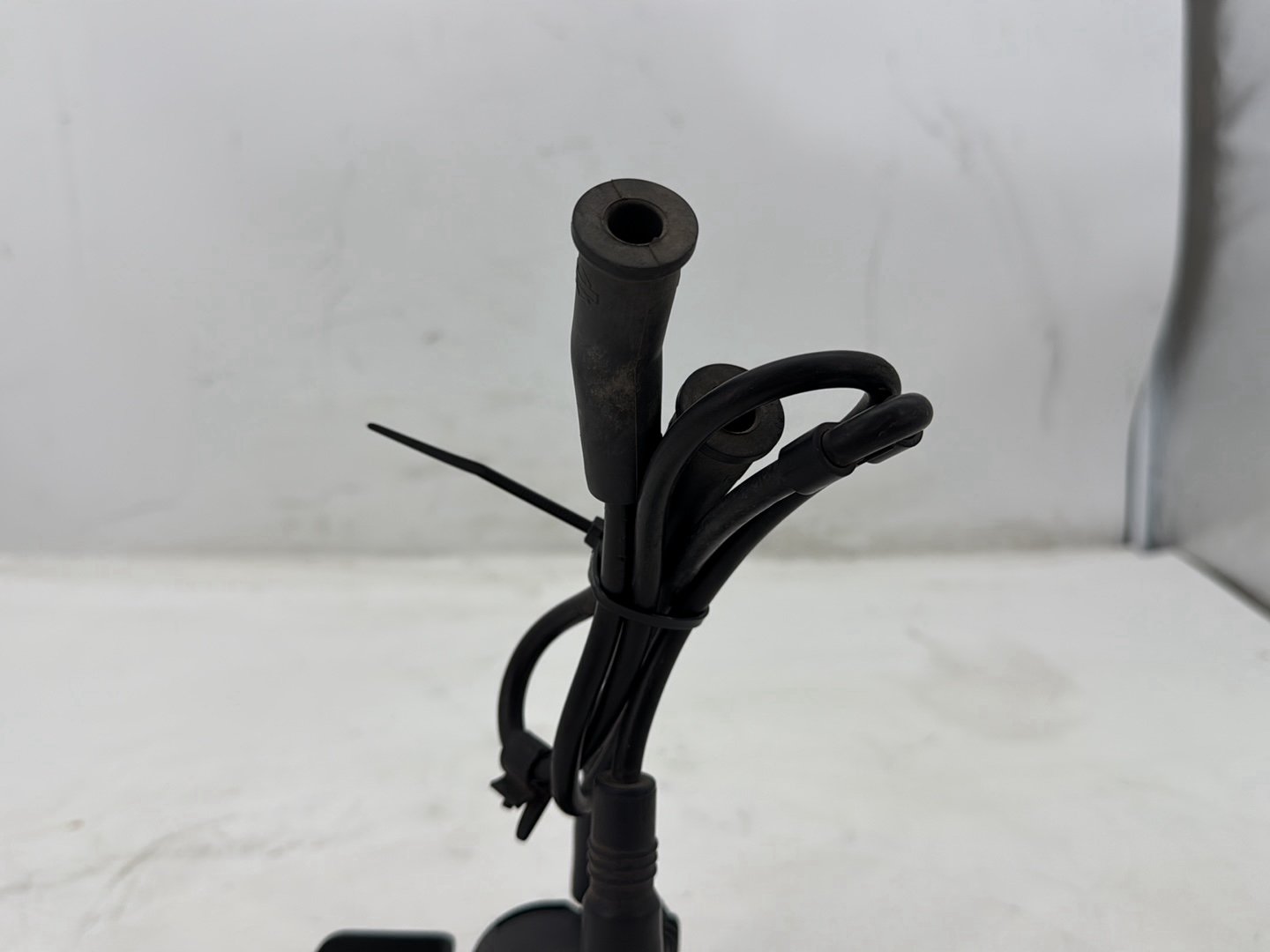 2007 Harley Street Glide Touring FLHX OEM Ignition Coil Spark Plugs Cable