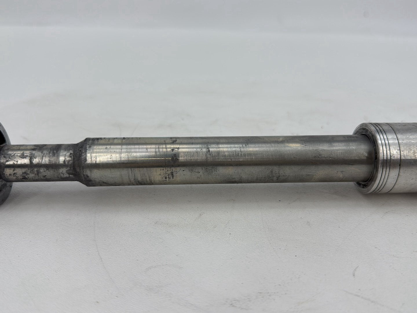 2007 - 2017 Harley-Davidson Dyna Wide Glide Front Wheel Axle Bolt Shaft 41547-07A